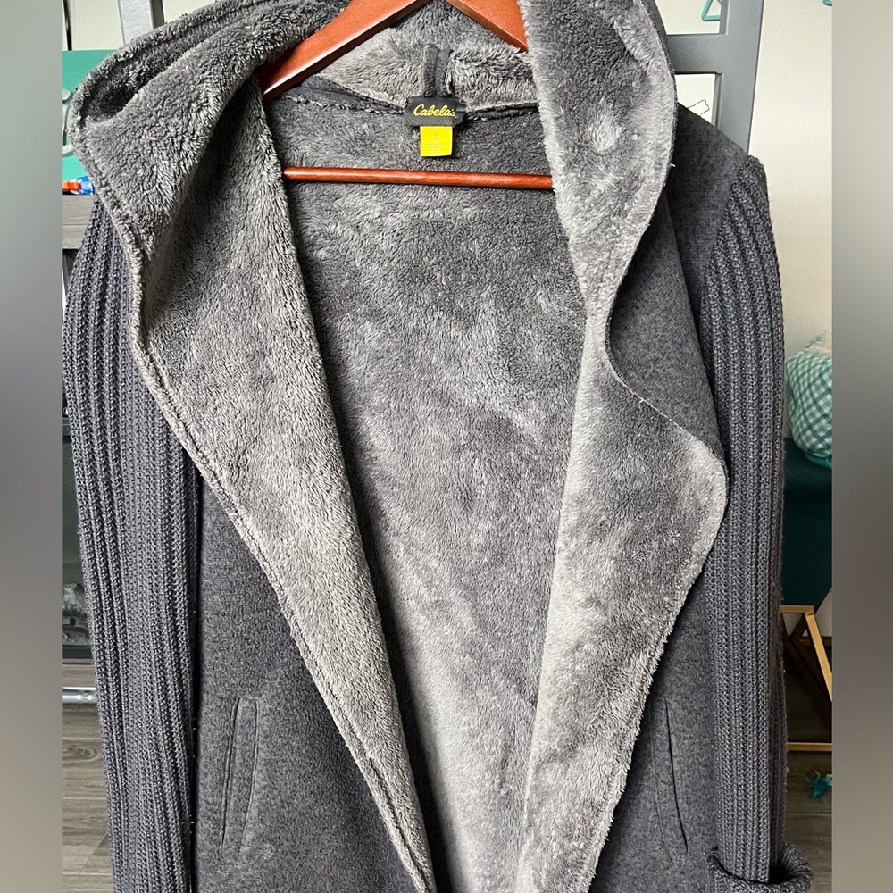 Cabela's women's sweater with hood and pockets size Large